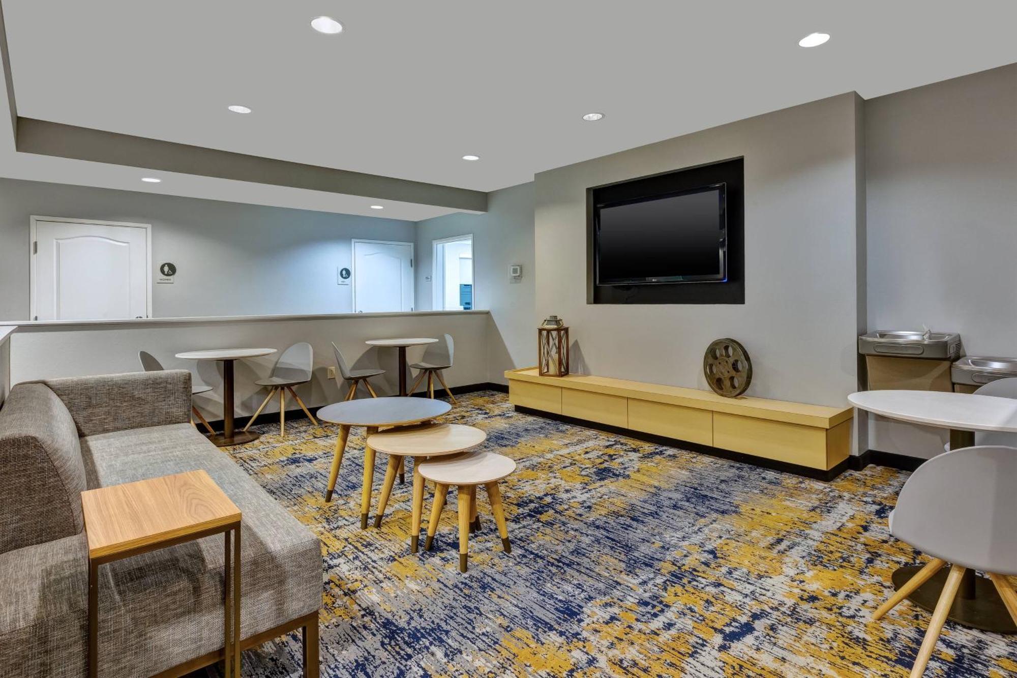 Towneplace Suites By Marriott Nashville Airport Exterior foto